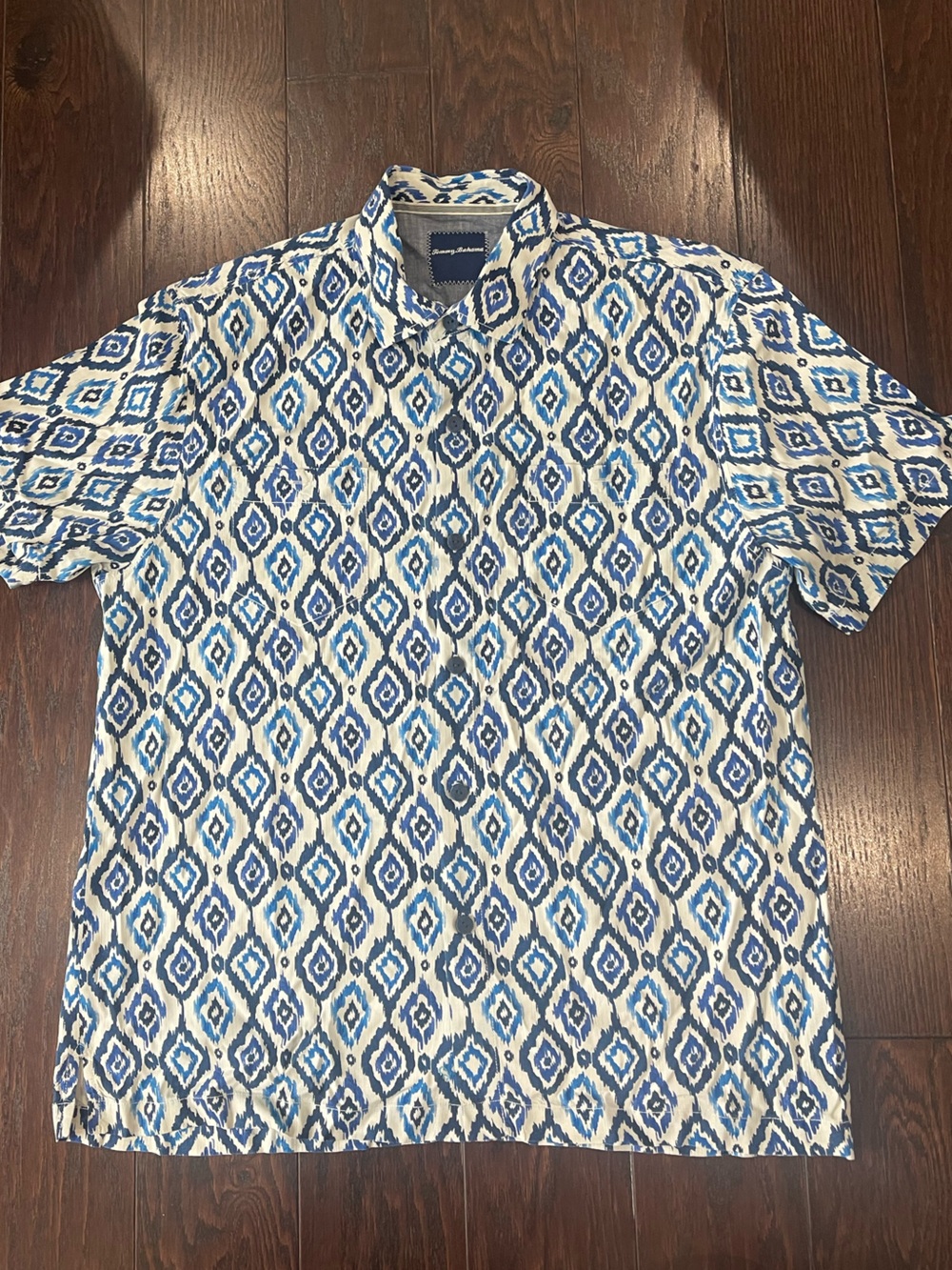Tommy Bahama Men Size Large Short Sleeve Button Down Shirt Blue White